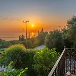 וילה Stavros *